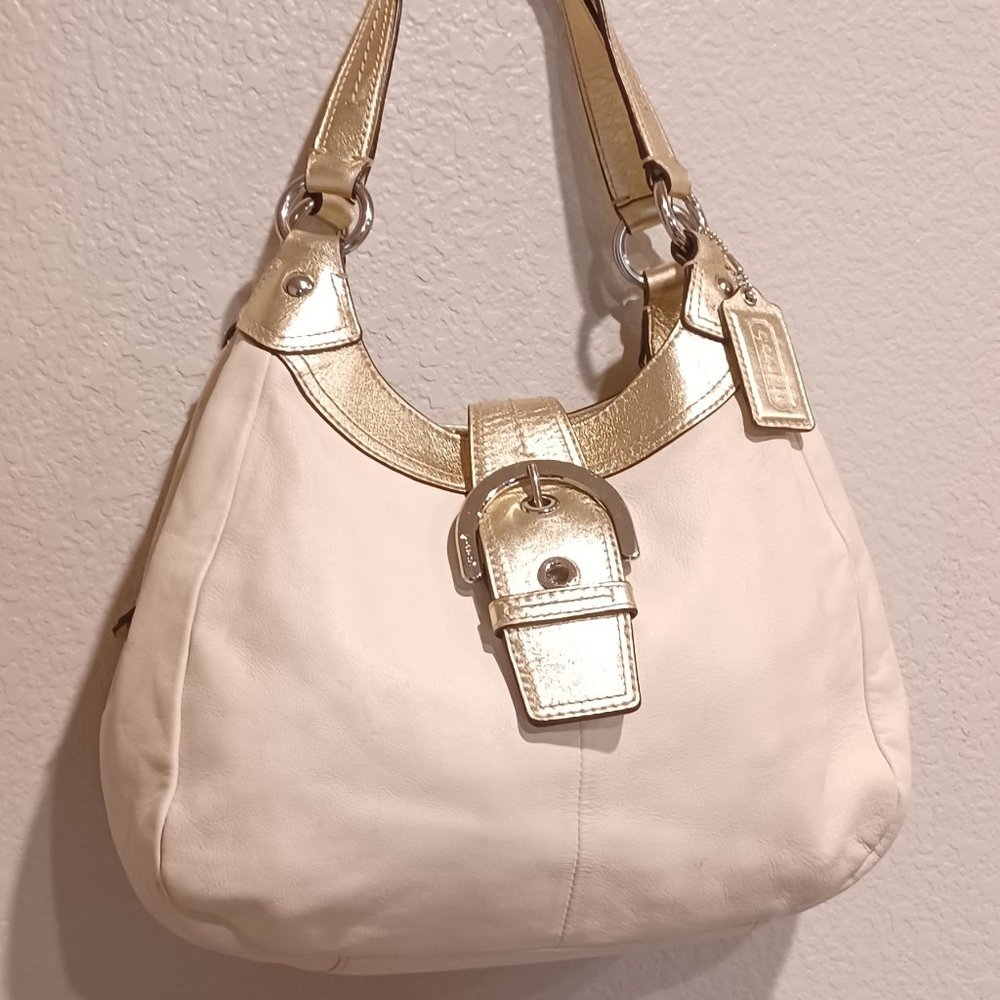 Coach F17219 Soho Lynn Cream White & Gold Leather Hobo Shoulder Bag Purse.